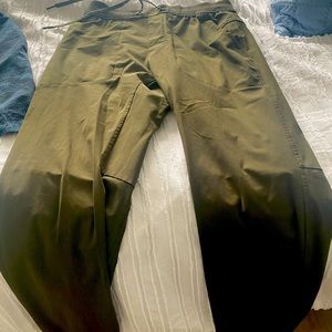 Lululemon Men’s Joggers Medium